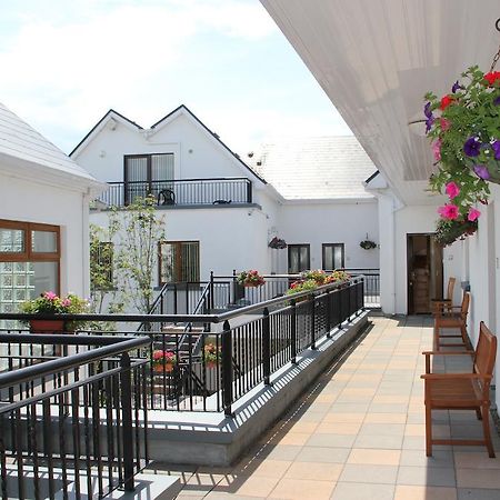 Donegan Court Aparthotel Galway Oda fotoğraf