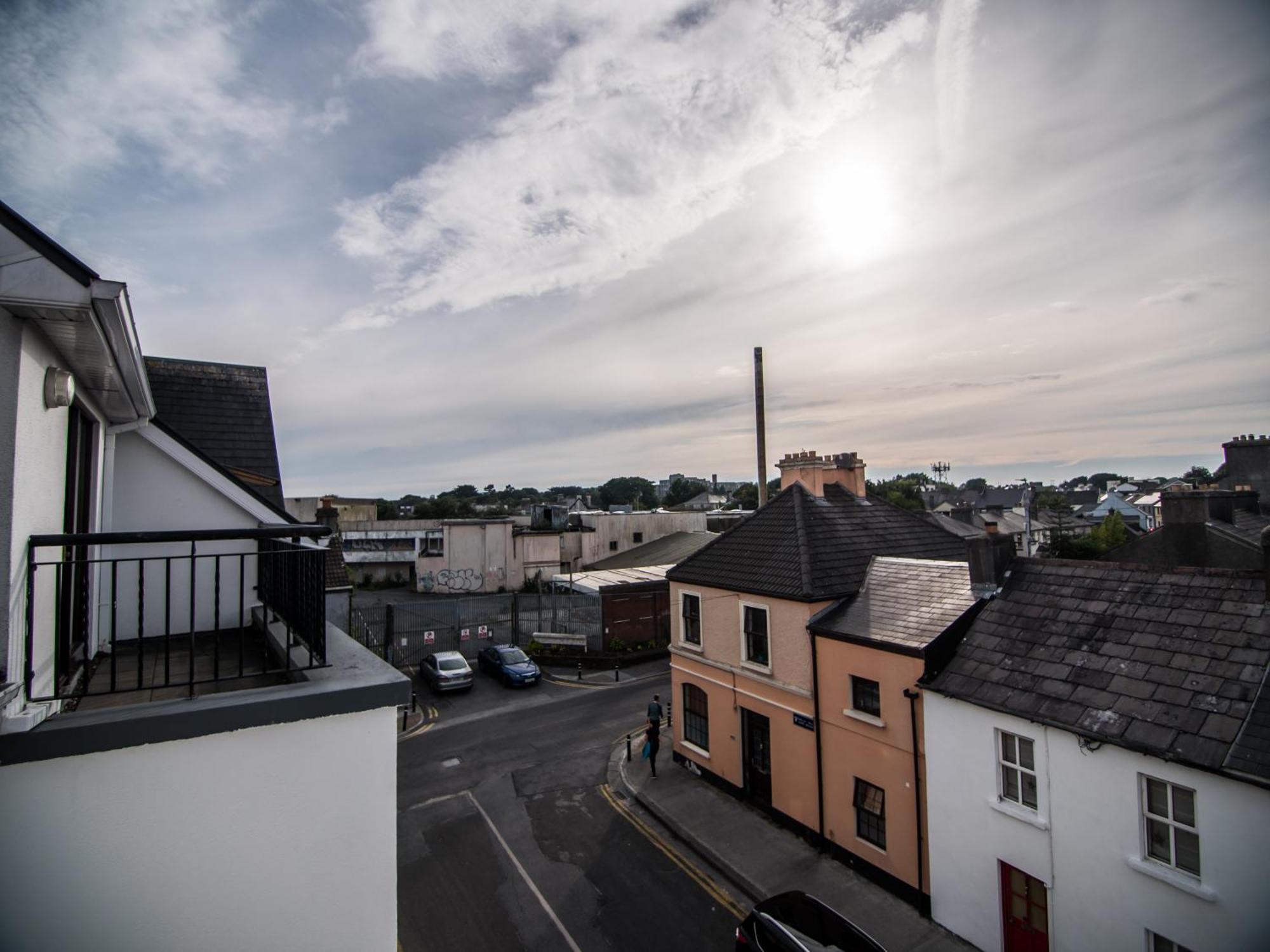Donegan Court Aparthotel Galway Dış mekan fotoğraf