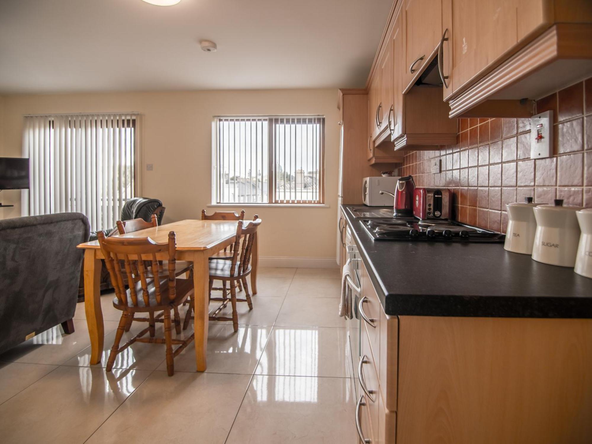 Donegan Court Aparthotel Galway Dış mekan fotoğraf