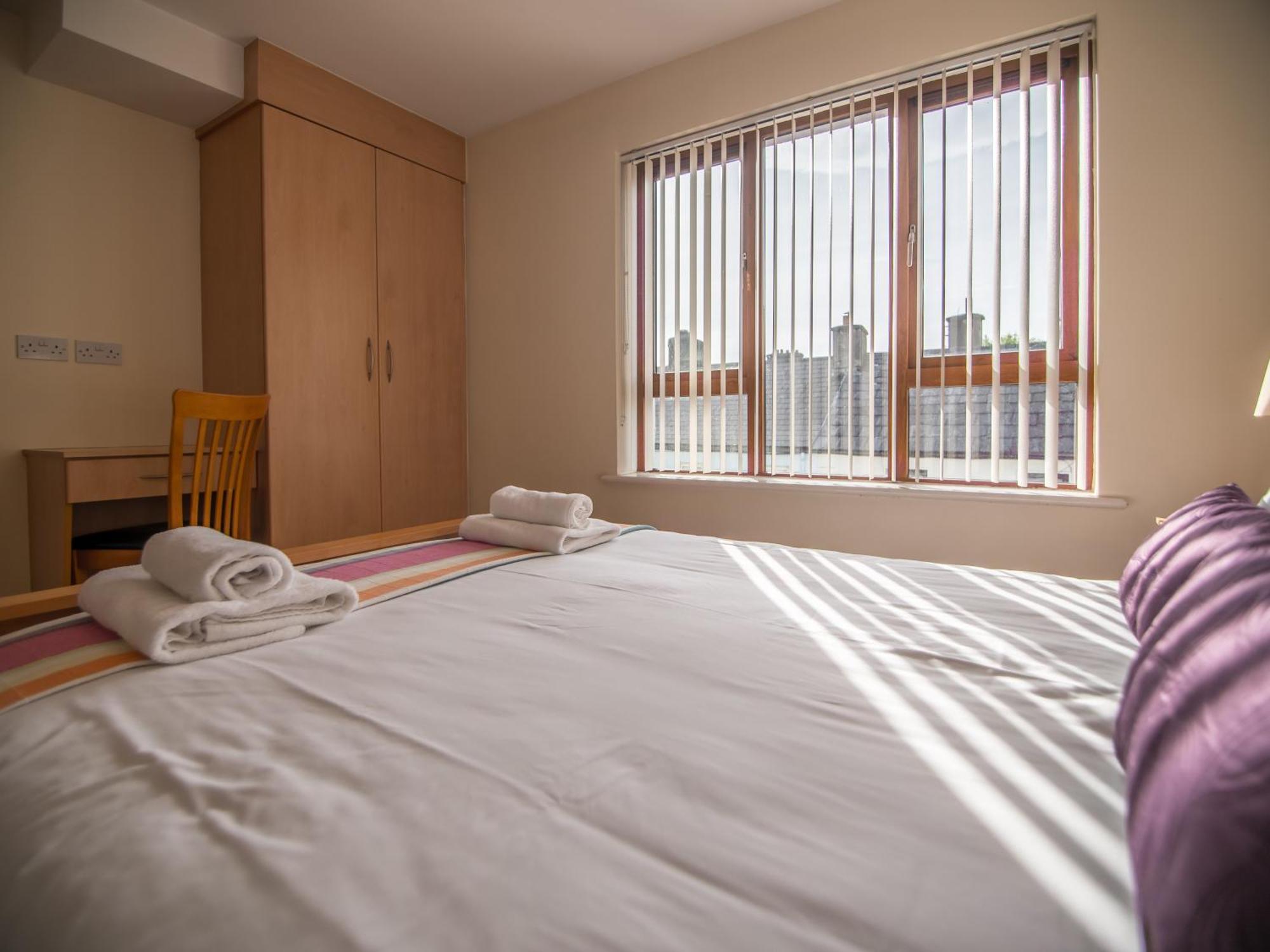 Donegan Court Aparthotel Galway Dış mekan fotoğraf