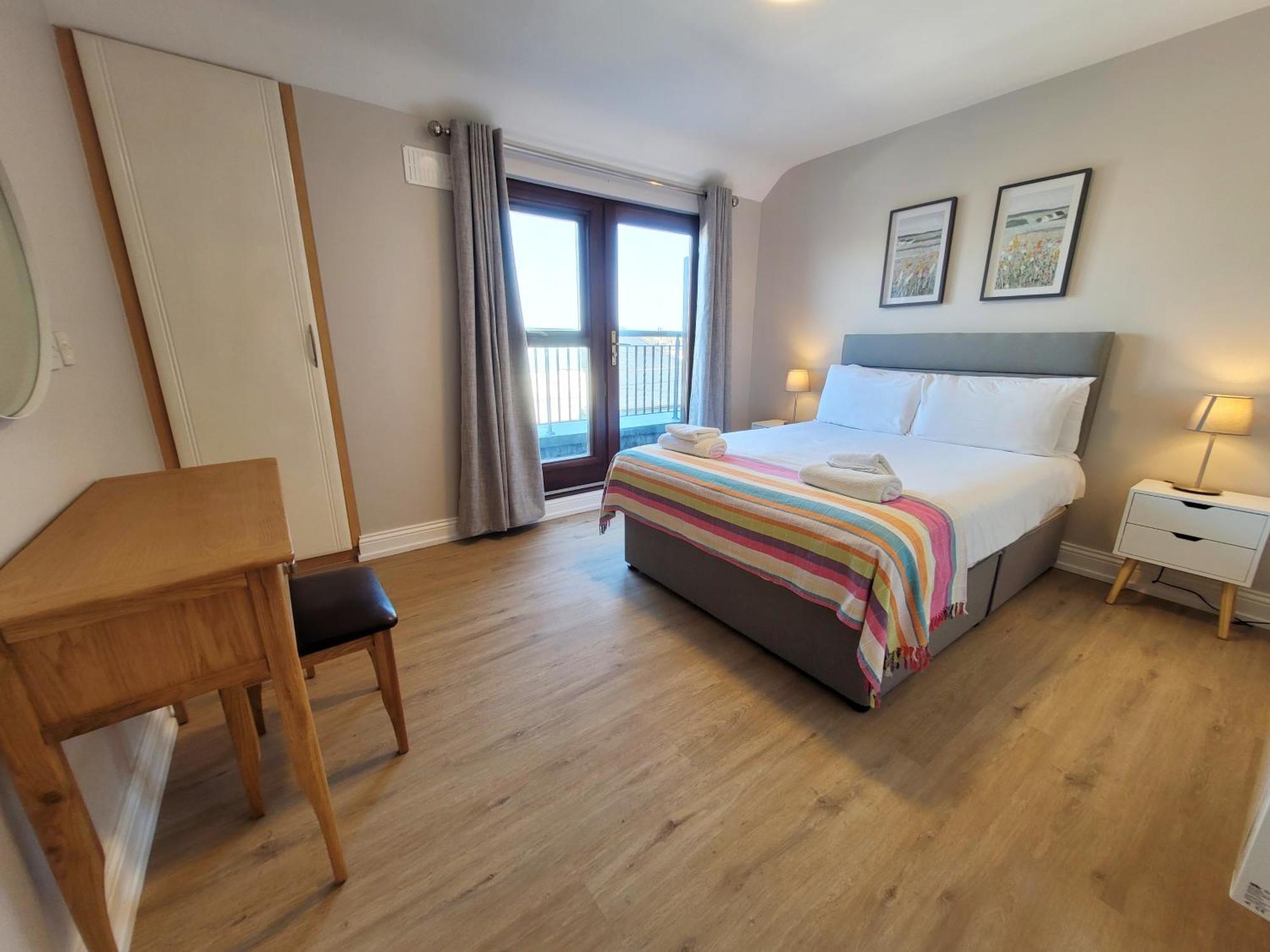 Donegan Court Aparthotel Galway Dış mekan fotoğraf