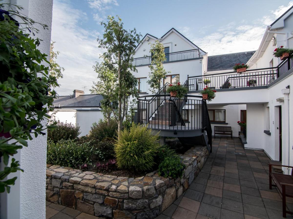 Donegan Court Aparthotel Galway Dış mekan fotoğraf
