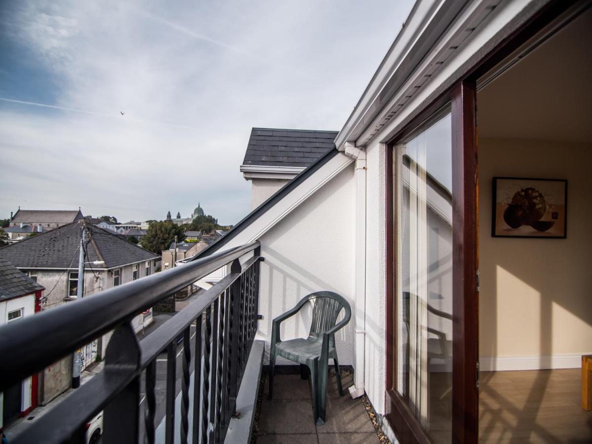 Donegan Court Aparthotel Galway Dış mekan fotoğraf