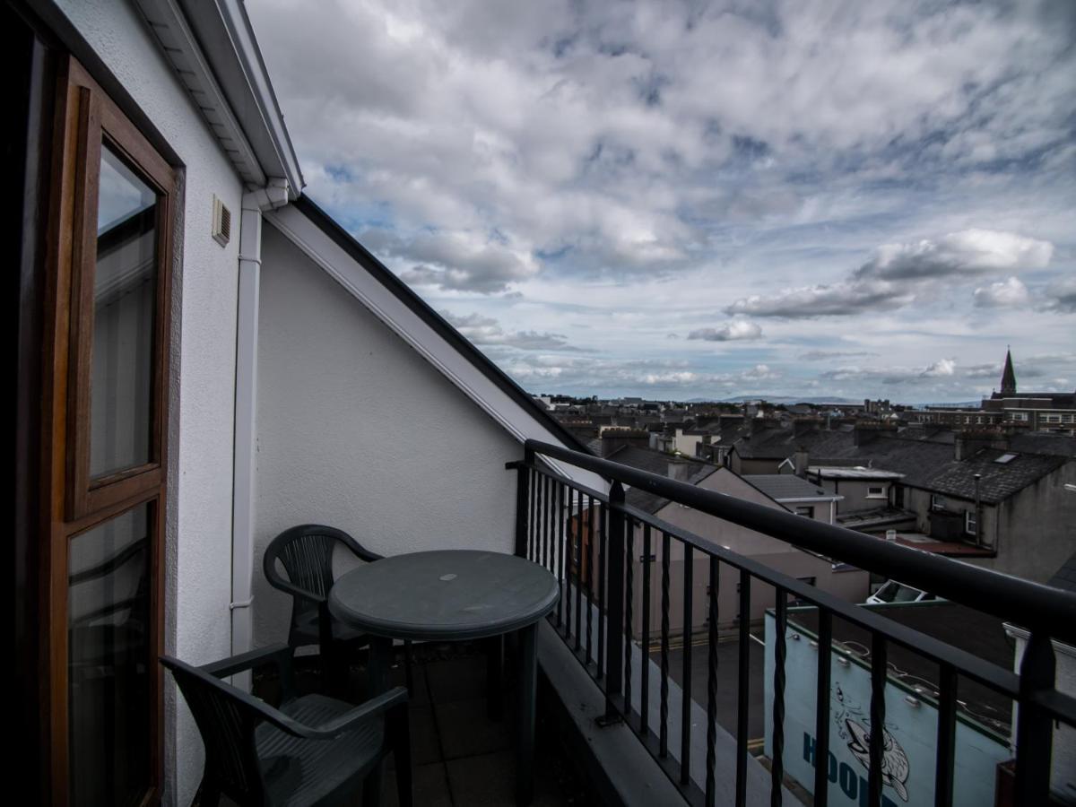 Donegan Court Aparthotel Galway Dış mekan fotoğraf