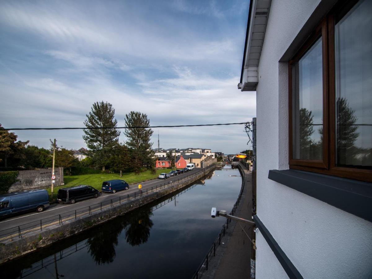 Donegan Court Aparthotel Galway Dış mekan fotoğraf